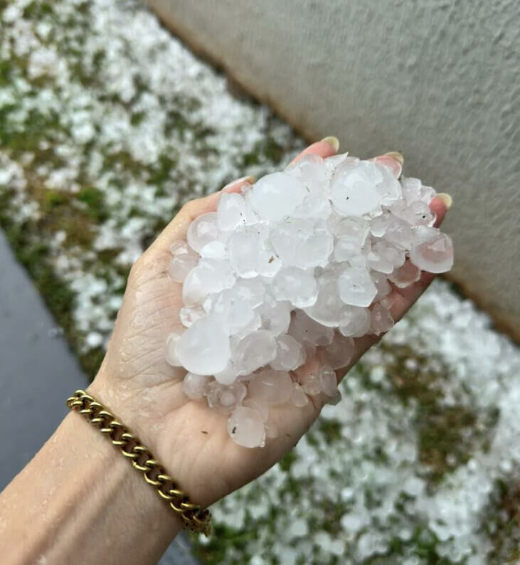 Imagem de compartilhamento para o artigo Chapadão do Sul é atingida por temporal com granizo e vendaval da MS Todo dia